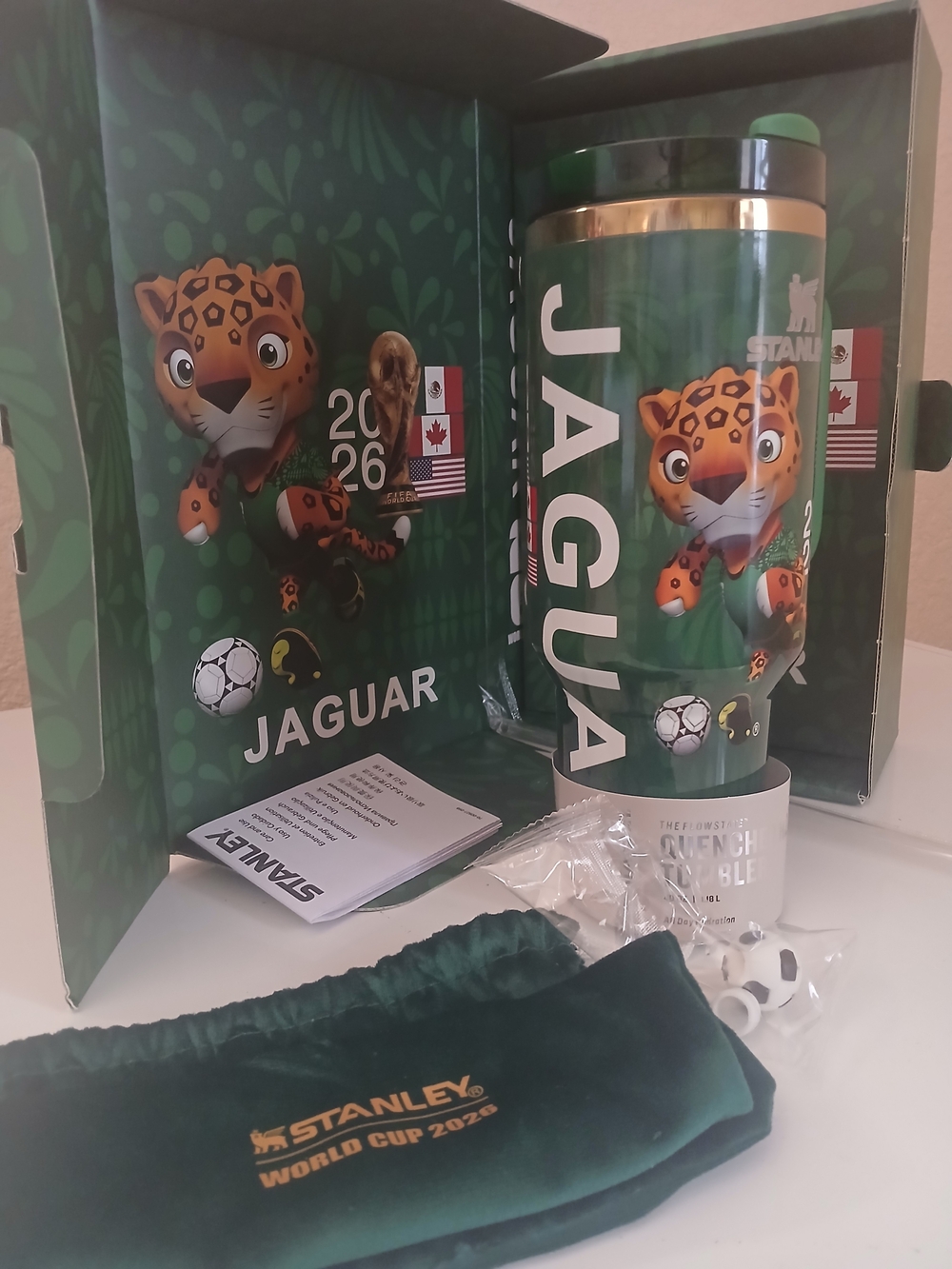 Stanley Mexico Green and Gold Jaguar World Cup Tumbler with Straw - Picture 2 of 4